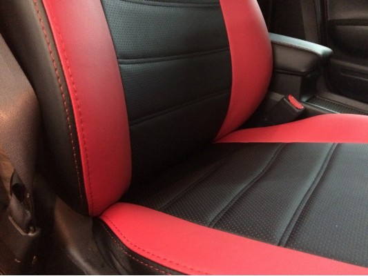 Авточехлы на Honda Civic 8 4D Авточехлы на Honda Civic 8 4D