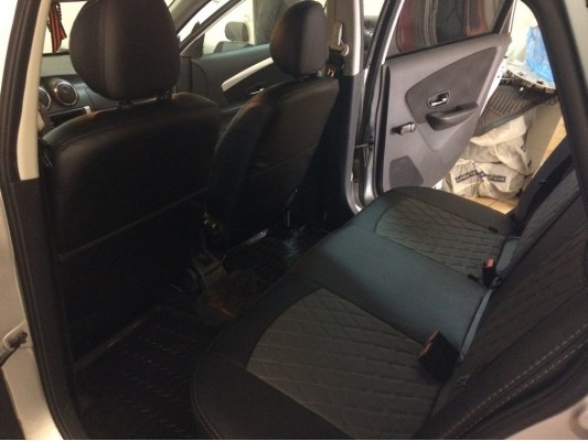 Авточехлы на Nissan Almera G15